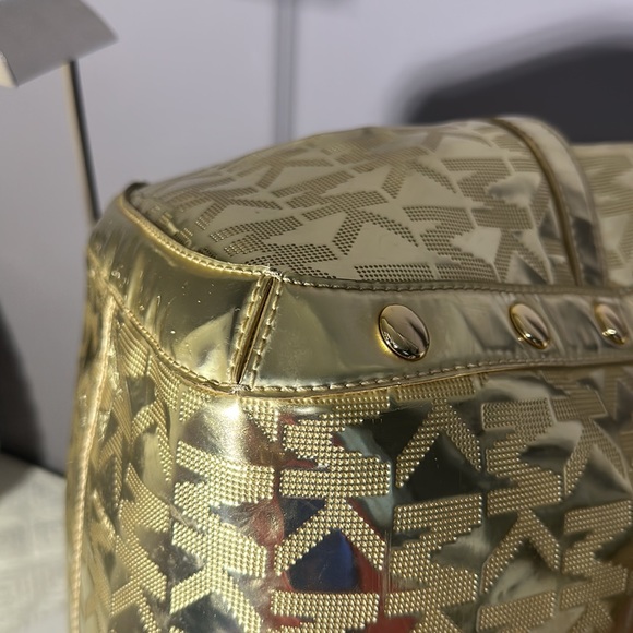 Michael Kors Delancy Pale Gold Mirror
Metallic Monogram Logo Tote EUC - Picture 6 of 17